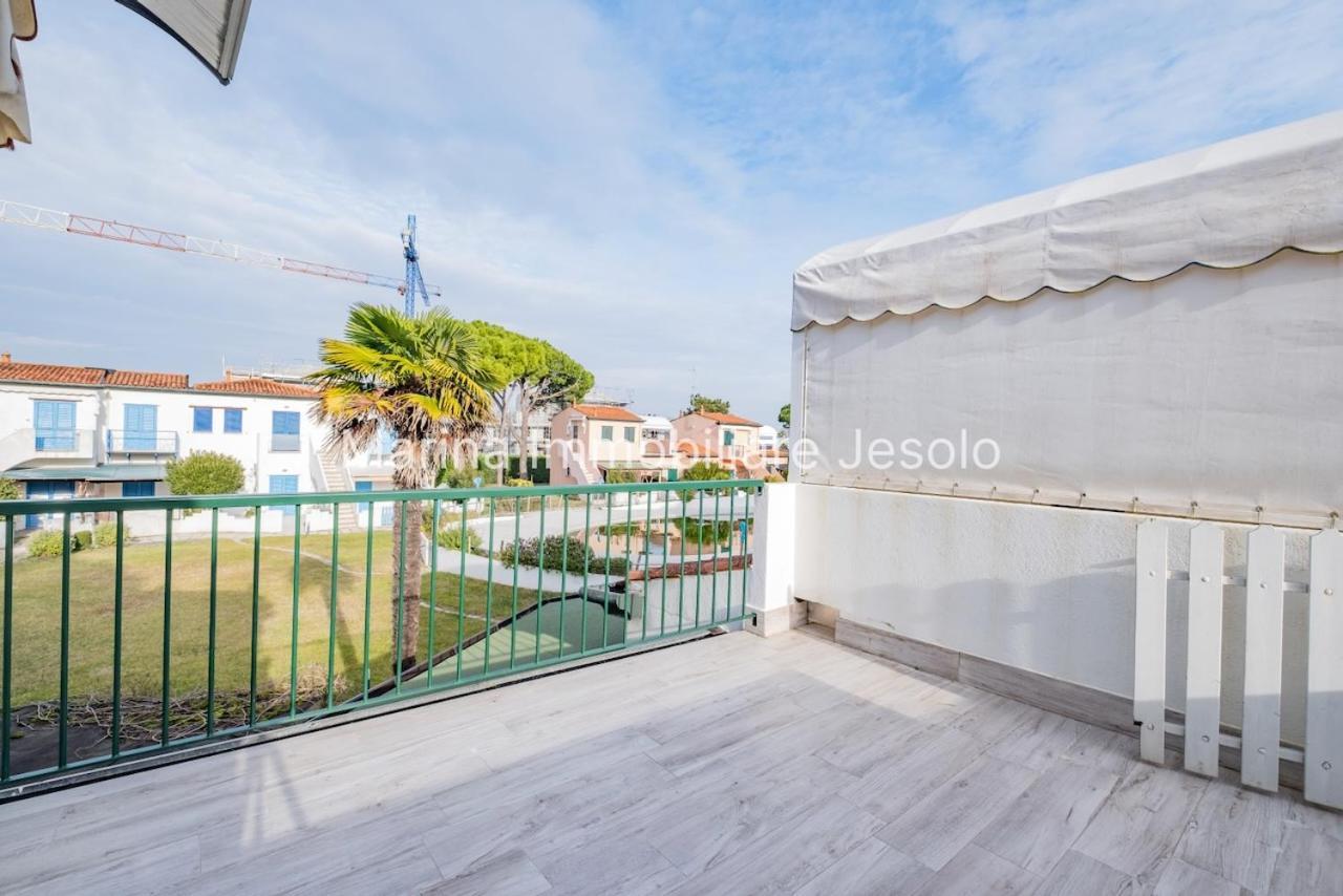 Villaggio Dei Gabbiani ลิโดดิเยโซโล ภายนอก รูปภาพ